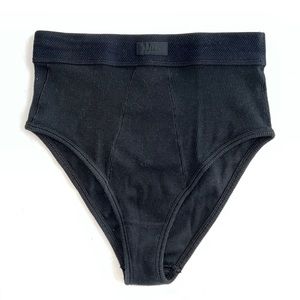 SKIMS Hipster Boy Shorts High Wasited